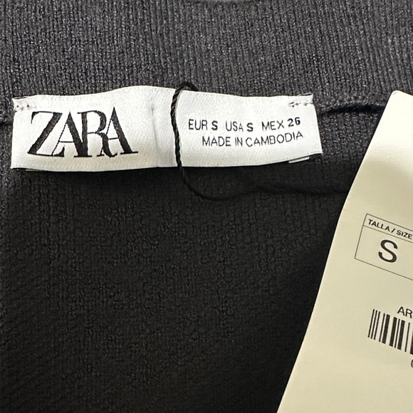 Zara Black Knit Mini Skirt with Logo Tag - Picture 3 of 3
